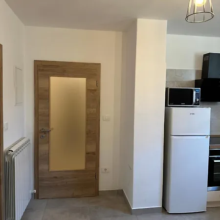 Apartma Anze Samec Daire Dobravlje
