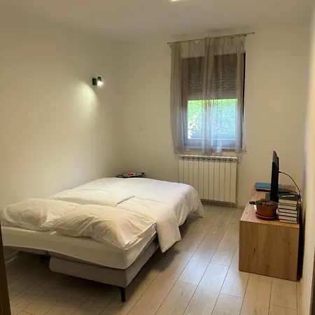 Apartma Anze Samec Dobravlje