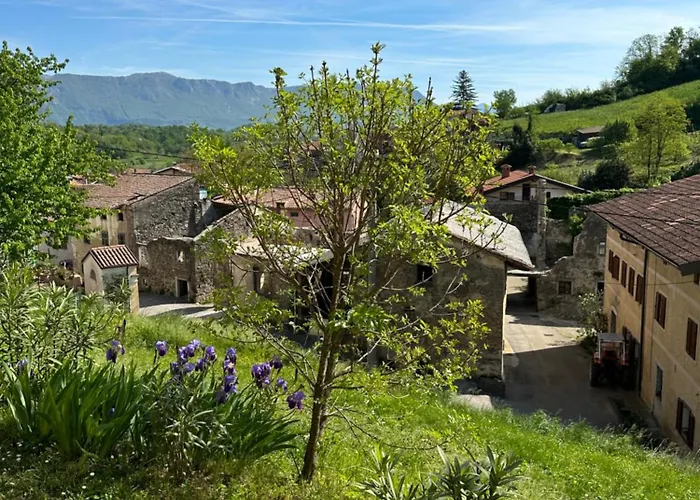 Apartma Anze Samec Dobravlje