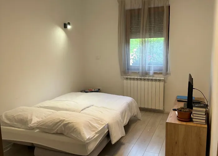 Apartma Anze Samec Dobravlje